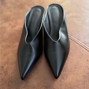 Pointed Toe Black Women's Mules